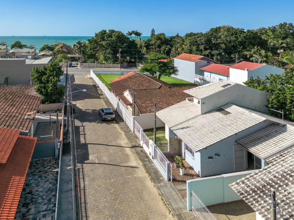 Linda Casa A 150M Da Praia E Prox Ao Beto Carrero Пеня Екстериор снимка